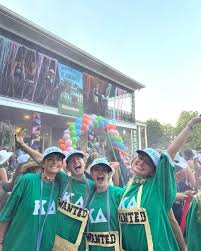 WhyKDWednesday is back again with new member, Barrett Curtice!  @barrettcurtice is a freshman from Raleigh, NC, majoring in Environmental  Science! Here's what she has to say about her experience in KD so