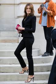 Buy carla bruni tickets from the official ticketmaster.com site. How A Supermodel Handles French Girl Style Carla Bruni Fashion Paris Fashion Week