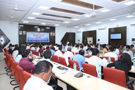 जिला कार्यालय, जगदलपुर में लोक निर्माण, लोक स्वास्थ्य यांत्रिकी, नगरीय  प्रशासन एवं विकास, खेल एवं युवा कल्याण विभाग के अधिकारियों की ...