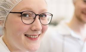 Laborantin in Ausbildung