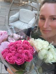 H E L L O W E E K E N D 🫶🏻 The craziest, busiest time so I've hardly had  time to pick up my phone & this week is about