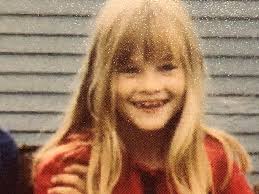 Does a full-face mask help with swallowing air while using a CPAP machine?