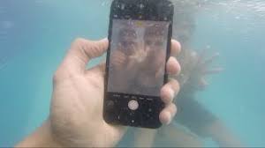 تجربة التصوير بـ ايفون 7 تحت الماء الجوال كان راح ينكسر Record Video By Iphone 7 Under Water Youtube