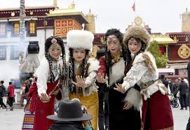 Explore Lhasa in its best travel season ...