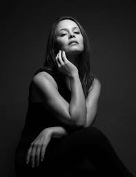 Book Now Tracy Wright Corvo Photography Studio Photography Poses Female Portrait Studio Portraits