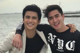 Original title siapa takut jatuh cinta. Bermusuhan Di Sinetron Siapa Takut Jatuh Cinta Stjc Nyatanya Verrell Bramasta Dan Teejay Marquez Berteman Akrab Kok Di Luar S Teman Entertainment Jatuh Cinta