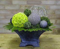 Flower Arranging By Chrissie Harten Design 96 Flower Arrangements Christmas Flower Arrangements Unique Floral Arrangements