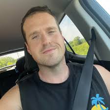 I ran over to grab my helmet and next thing I know, I'm calling a play.” 🙏  Alex Smith reflects back