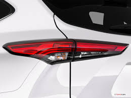 How to change a burnt out brake, rear turn signal or reverse light bulbs in the tail light housings of a second generation toyota highlander suv with photo illustrated steps. 2021 Toyota Highlander Pictures Tail Light U S News World Report