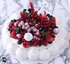 C Est Ma Fournee La Pavlova Aux Fruits Rouges Pavlova Michalak Pavlova Recette Pavlova