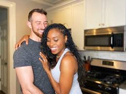 Love Is Still Blind And Lauren And Cameron Aren T Afraid Of Tough Conversations In 2020 Interracial Celebrity Couples Celebrity Couples Swirl Couples