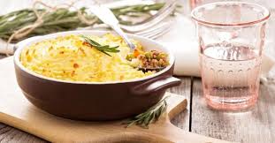 On Entend Souvent Dire Qu Il Faut Manger Leger Le Soir Mais Pourquoi Car L Organisme Stocke Et Combus Hachis Parmentier Recette Hachis Parmentier Parmentier