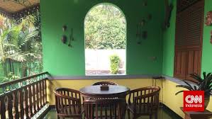 Desain interior rumah minimalis adat betawi untuk ruang tengah ini sudah merupakan campuran dari nilai tradisional dan modern. Membedah Kediaman Si Doel Rumah Khas Betawi