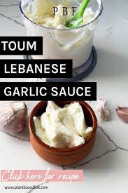 Authentic Easy To Follow Garlic Dipping Sauce Lebanese Toum Recipe Lebanese Garlic Sauce Lebanese Recipes Authentic Middle Eastern Recipes Arabic Food
