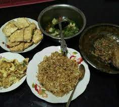Pokoknya malam ini peralatan minum tante harus bersih. Menu Makan Malam Steemit