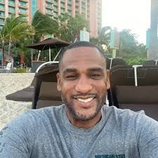 Steve Smith (@steve21smith)