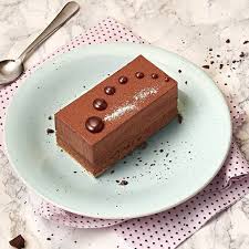 Un Croustillant Praline Et Noisette Un Biscuit Genoise Leger Et Une Onctueuse Mousse Au Chocolat Noir Royal C Est Pour Ca Qu On L A Appele Croustillant Roy