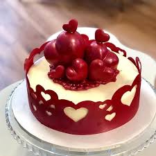 With Lauren Cakes Bakery Chocolate Cake Gateau Love Valentine Chocolatelover Chocolatecakeyour Photo Was Shared By Bak In 2020 Bakery Cakes Yummy Food Cake