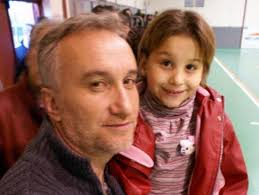 El falso tratamiento de Nadia: la historia de un padre estafador