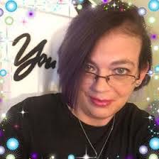 Lisa Lenhart's Instagram, Twitter & Facebook