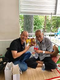 Thông tin từ tổng cục quản lí thị trường (qltt) cho biết, cục qltt tỉnh đồng nai vừa ra quyết định xử phạt đối với cửa hàng quỳnh quỳnh tại địa chỉ tổ 13, khu 13, xã long đức, huyện long thành về việc kinh doanh hàng hóa không nhãn theo tìm hiểu, đây là trang cá nhân của vợ nghệ sĩ hài ldbl. Nghá»‡ SÄ© Le Binh Xuc Ä'á»™ng Khi Ä'Æ°á»£c Ä'á»©c Háº£i Táº·ng Thuá»'c Quy Phá»¥ Ná»¯ Gia Ä'inh