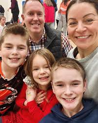 ✨Ambassador Spotlight✨ Becky Thayer 📍usually seen at the Westlake office Becky  Thayer is a 40-something wife & mom of 3. She is an indoor cycling  instructor at @cb_crockerpark , vacation rental owner