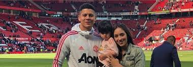 E l diario 'the sun' publica que marcos rojo , defensa argentino del manchester united , ha interrumpido sus vacaciones familiares en punta cana tras la muerte de un turista en su hotel, que sería el cuarto fallecimiento de. Eugenia Lusardo La Esposa De Marcos Rojo Que Enamora A La Aficion De Boca