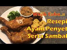 Ayam bisa diolah menjadi masakan yang lezat dan istimewa. Resepi Cara Buat Ayam Penyet Berserta Sambal Ayam Penyet Yang Mudah Youtube