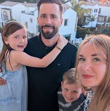 Hi everyone, As the weather is getting warmer I am looking for an open  swimming pool around swindon or nearby. I don't mind travelling but not too  far as my kids don't