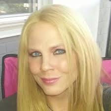 Kristi Hicks's Instagram, Twitter & Facebook