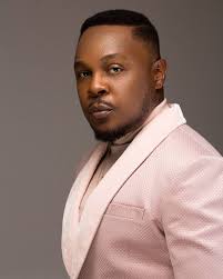 La femme Anjola (The Woman Anjola) is an African neo-noir crime thriller  about a young Lagos Investment Banker whose life is turned upside down when  he falls for a beautiful singer married