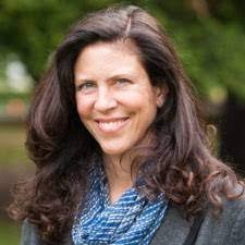 Melissa Buckley's Instagram, Twitter & Facebook