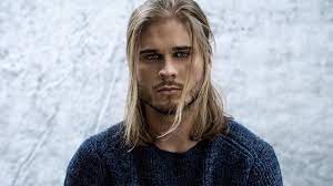 Rúrik „thor gíslason und tanzpartnerin renata lusin (33) tanzten sich in die doch rtl meldete sich schnell und versicherte, dass trotzdem alles mit rechten dingen zugehe. Let S Dance 2021 Kandidat Rurik Gislason Holt Sich Den Pokal Und Wird Dancing Star