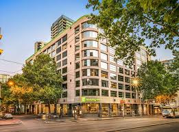 All existing bookings at holiday inn express & suites west melbourne can be changed or cancelled for stays up to june 30, 2020. Melbourne City Hotel Holiday Inn Melbourne On Flinders