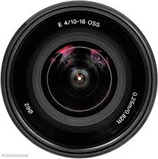 For a lens providing such a wide field of view, it is incredibly lightweight. Sony 10 18mm Review