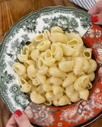 The Pasta Queen Cooking On Instagram This Classic Roman Alfredo Sauce Will Even Win Over Your Most Skeptical Kids Best Known I In 2020 Alfredo Sauce Cooking Alfredo
