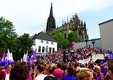 #frauenstreik #fem*streik #switzerland #politics #women's rights #equality #queer rights. Dewiki Frauenstreik