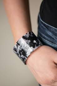 Black And White Acrylic Bracelet Paparazzi Vogue Revamp White In 2020 Acrylic Bracelet Black Confetti Cuff
