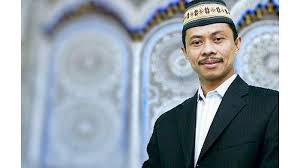 Foto menunjukkan dia sebuah masjid di forum islam. Wna Dari 3 Negara Dilarang Masuk Indonesia Imam Masjid New York Shamsi Ali China Tak Masuk Halaman 2 Serambi Indonesia