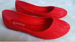 2014 Women S Red Wedding Shoes Female Lady Flat Married Lace Bridal Shoes Sy 470 In Flats From Shoes On A Red Wedding Shoes Fun Wedding Shoes Lace Bridal Shoes