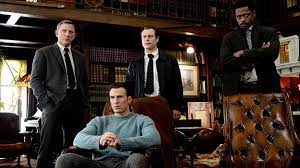 Johnson really knows how to steer the story, especially the beginning and introduction to the facts of the case. Knives Out Daniel Craig Als Smarter Detektiv Oe3 Orf At