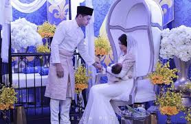 Gelagat anak pasangan pelakon, amar baharin dan amyra rosli iaitu aqeef anaqi, 2, mengikuti amyra rosli amar baharin kena kec4m bazir makanan, sekali tuan badan bersuara, semua malu. Majlis Aqiqah Anak Amar Baharin Amyra Rosli