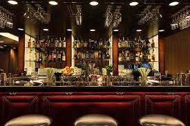 Bars & lounges immerse yourself in the scene at oculus bar, l bar or center bar and then roll right into a night of play to mix, sip and party like a rock star. The Best Bars In Hollywood