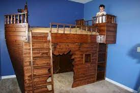 Pirate Bed My Husband Built This Pirate Bed With His Own Hands The Attention To Detail Is Amazing Boys Rooms De Pirate Ship Bed Pirate Bedroom Pirate Room