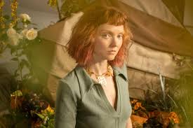 Dwarf canna lilies are the perfect tall accent plant for large container plantings. Lily Cole Ein Interview Uber Nachhaltige Kleidung Designer Gala De