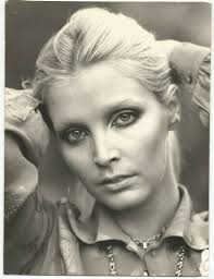 With a career spanning more than four decades, pravo has become one of the most successful italian female singers. Pin Auf Patty Pravo