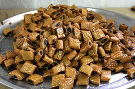 Makroudh Semolina Cake Stuffed With Dates Cinnamon And Grated Orange Peel Gastronomie Alimentation Cuisine
