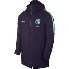 Sa collection couvre aussi bien des modèles au style rétro que des pièces innovantes. Veste De Survetement Nike Fc Barcelone Dry Vetements