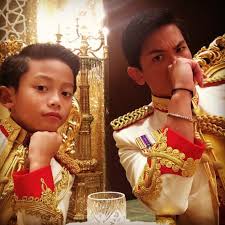 Anakanda sultan brunei, sultan hassanal bolkiah, pengiran muda abdul mateen mendedahkan punca sebenar kemangkatan kekandanya, almarhum pengiran muda haji abdul azim yang telah dijemput ilahi pada 24 oktober lalu. Prince Mateen Fans Club On Twitter Hm Sultan Haji Hassanal Bolkiah Annually Holds A Royal Banquet Dinner As A Celebration For His Birthday In July 15th Apparently Hrh Prince Abdul Mateen And