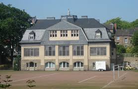 Der innenliegende garten, der unmittelbar an das nachtcafé angrenzt. Haus Der Jugend Bonn Wikipedia